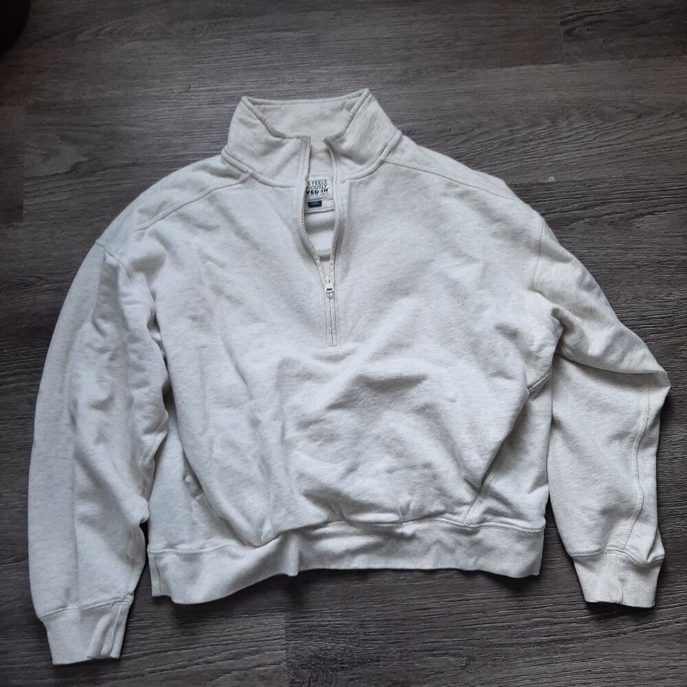 American Eagle sweatshirt